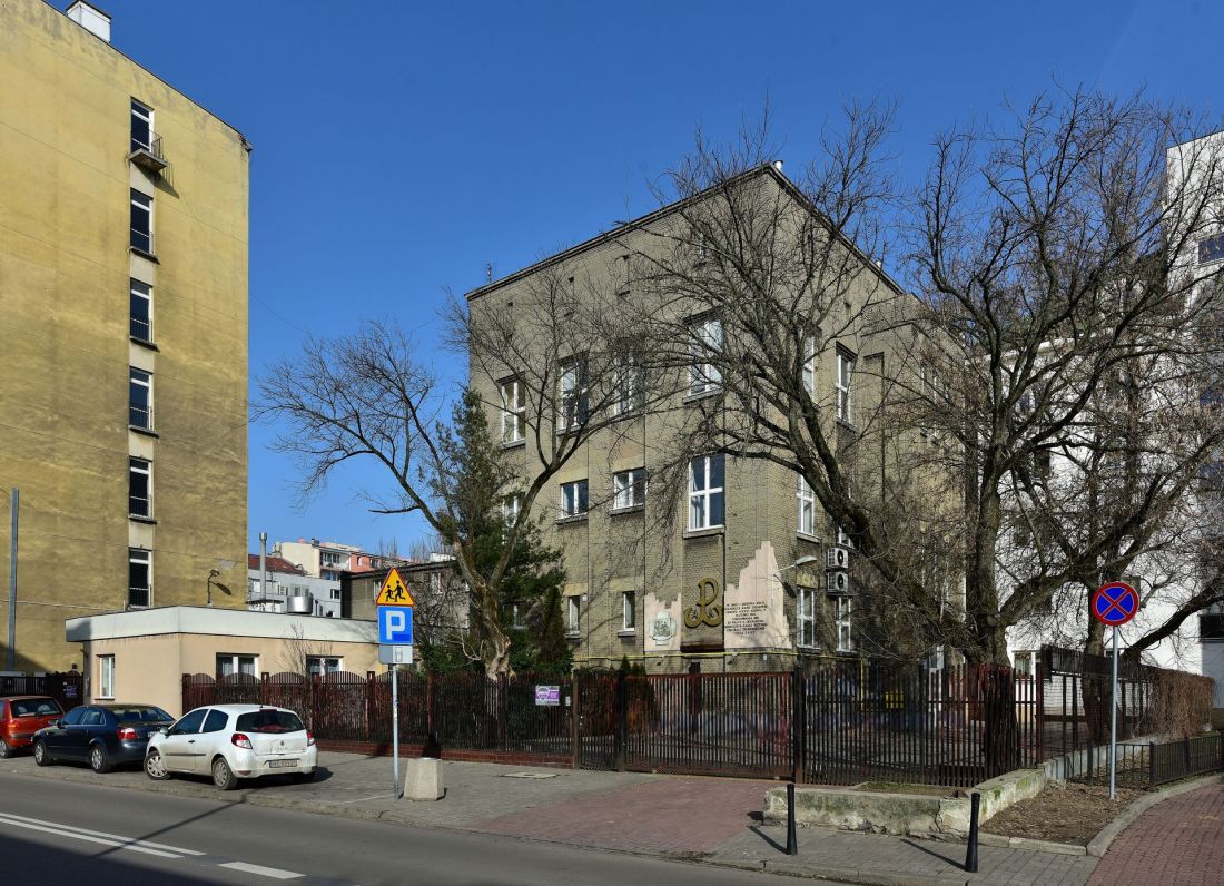 Budynek Polskiej Akcyjnej Spółki Telefonicznej (PAST-Y) przy ulicy Brzeskiej w Warszawie
