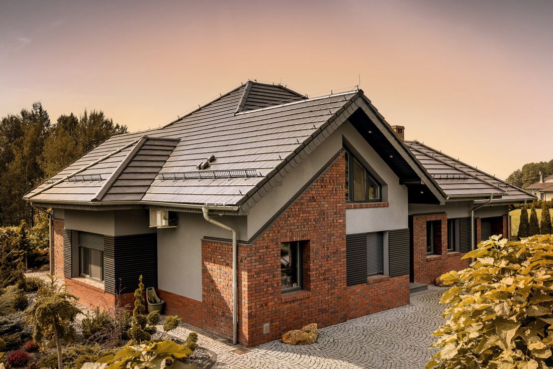 Dachówka ceramiczna Braas Turmalin, kolor antracytowy
