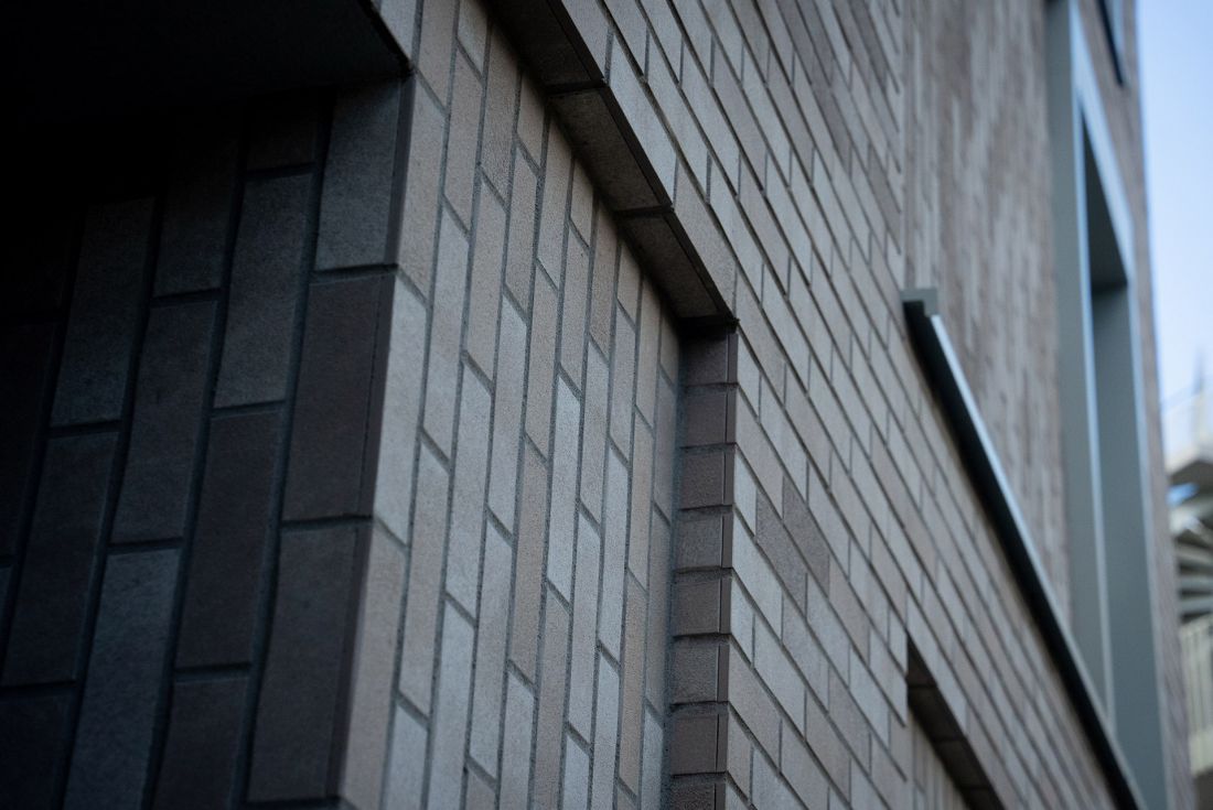 Apartamenty przy Parku Szczytnickim we Wrocławiu. Płytka klinkierowa AARHUS z oferty Röben