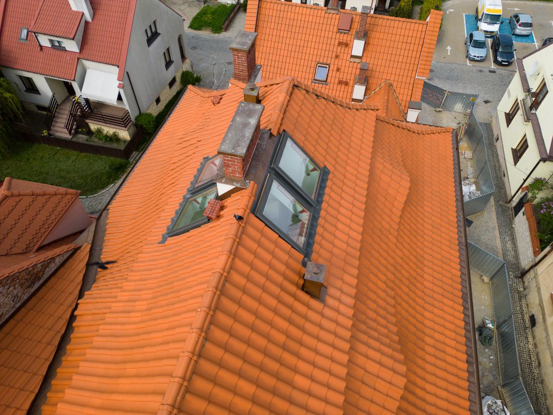 Kamienica Oleśnickich w Sandomierzu. Dachówka ceramiczna MILANO Czerwona naturalna