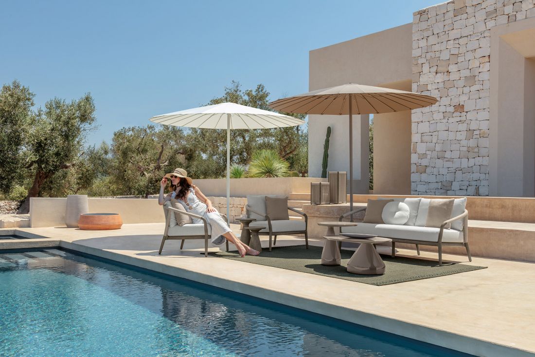 TALENTI - parasol ERMES, meble PARKER, stoliki Plaza, donice MUSA PLANTER, lampiony DOLCEVITA