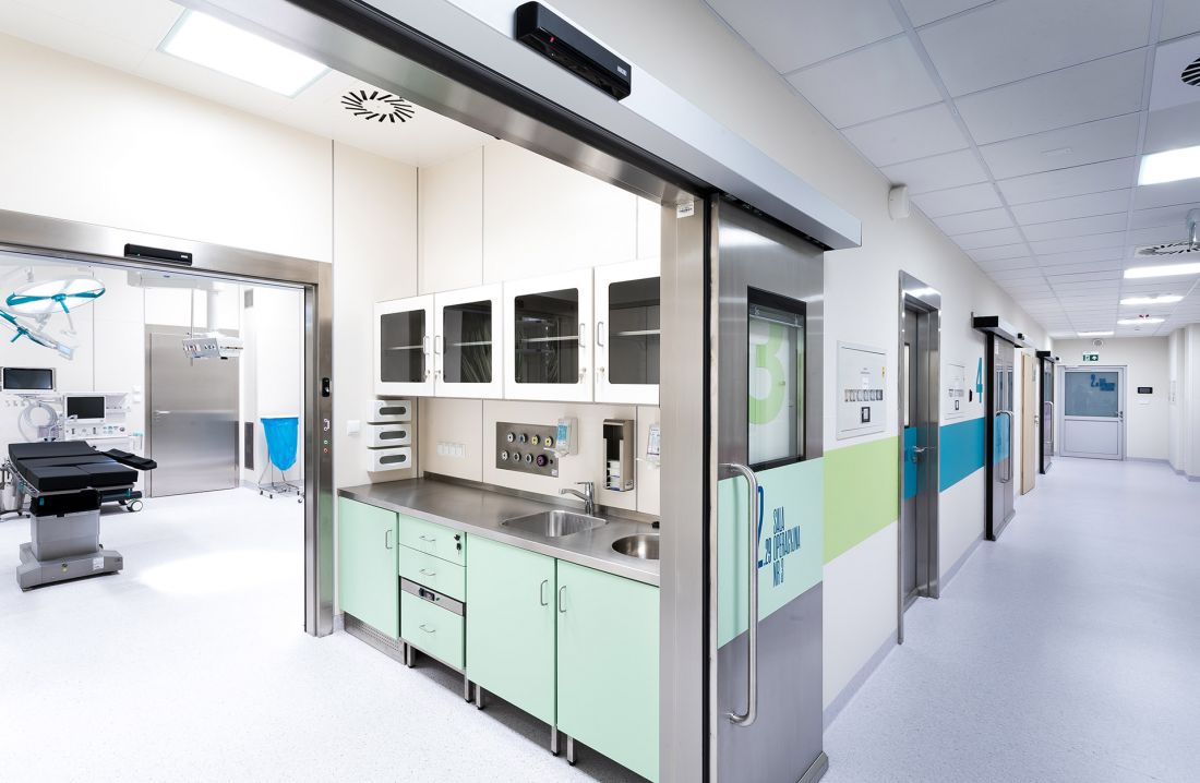 Pomieszczenie przygotowawcze w zabudowie modułowej ALVO Medical.