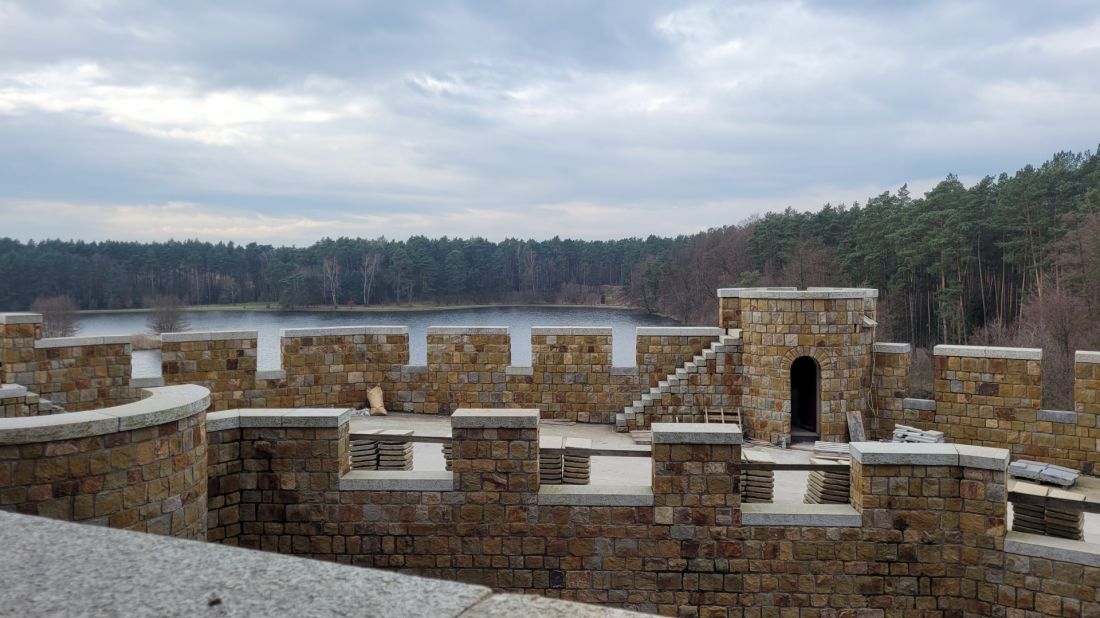 Zamek w Stobnicy, proj. W. Szeszuła, marzec 2024