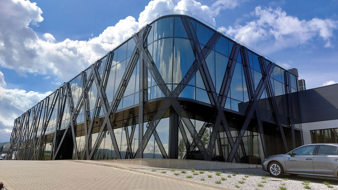 Stolarka aluminiowa Procural, przestrzenie perforowane, elementy ozdobne z blachy aluminiowej
