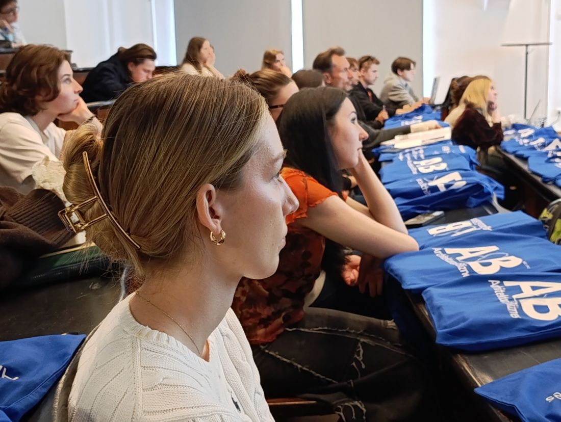 studentki i studenci Politechniki Warszawskiej