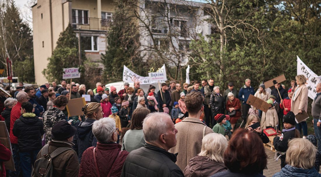 kwiecień 2024 roku, protest w obronie zieleni na skwerach
