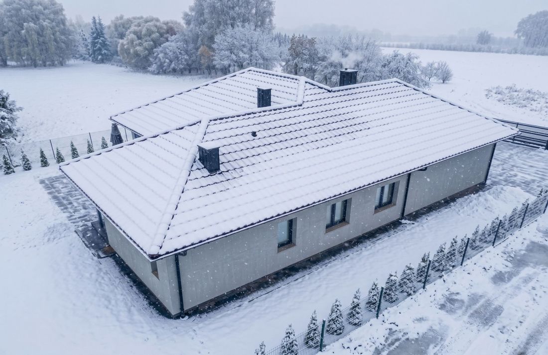 Zima to najsurowszy egzamin dla domu, dobrze dobrana termoizolacja decyduje o wysokości rachunków przez najbliższe dekady