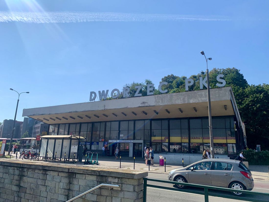 Modernistyczny budynek dworca PKS w Gdańsku