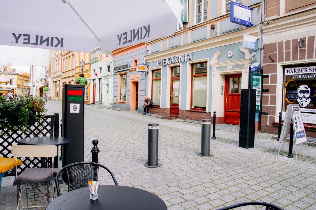 słupki elektromechaniczne Vigilant na deptaku w Zielonej Górze