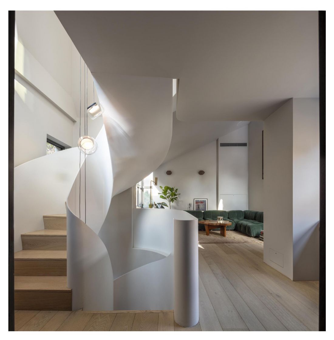 Dom solarny w kamienicy/Archi-Tectonics
