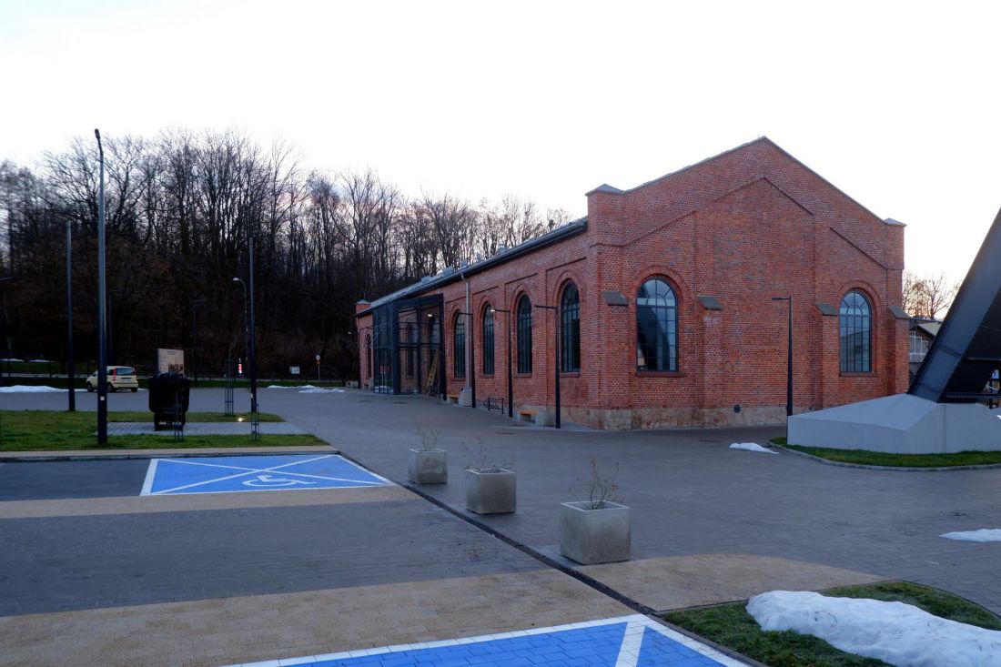 W maszynowni i łaźni kobiecej w KWK 