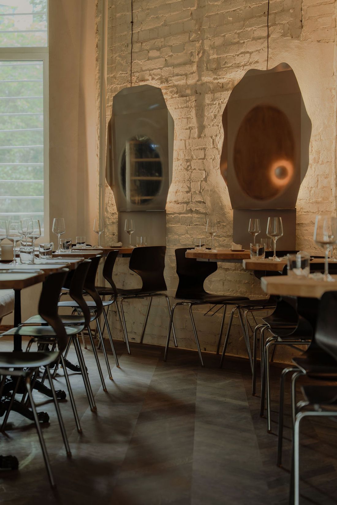 Wnętrza restauracji Ballarò w Warszawie