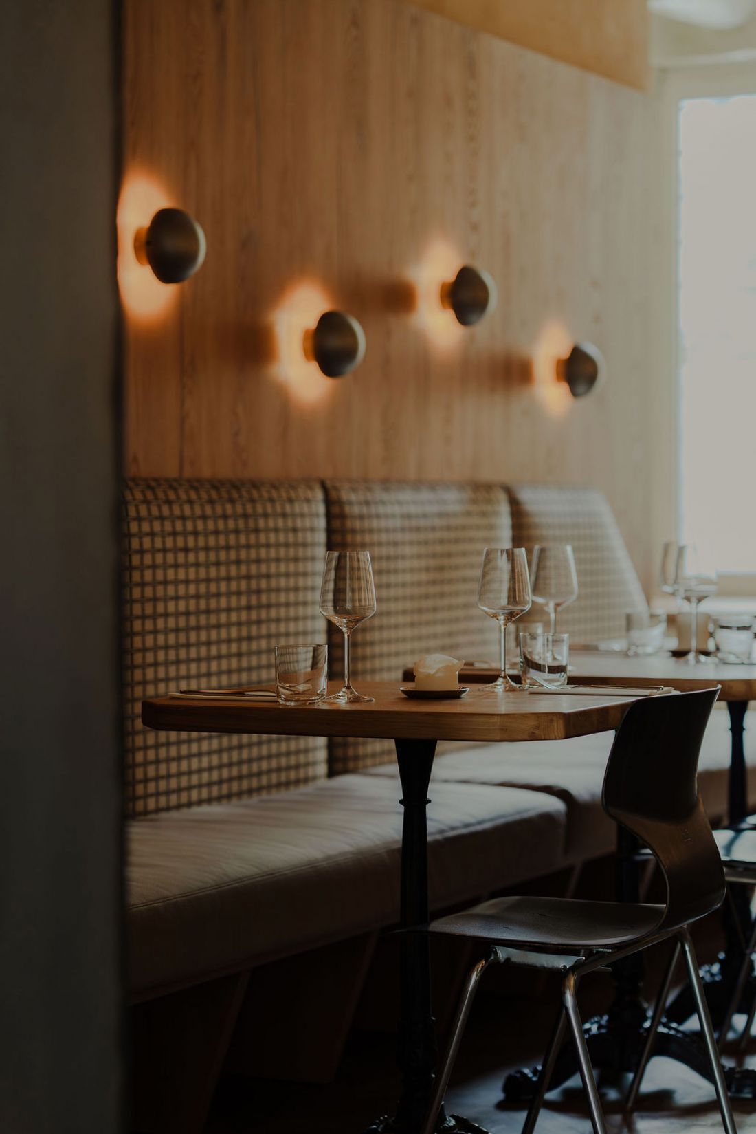 Wnętrza restauracji Ballarò w Warszawie