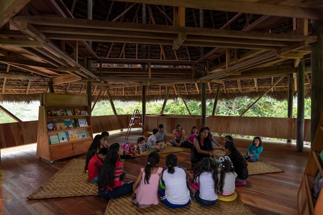 Biblioteca Comunitaria Yuyarina Pacha w Huaticocha