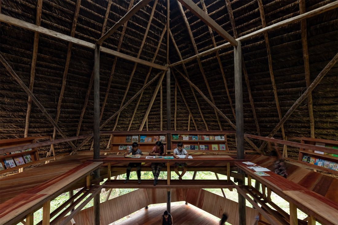 Biblioteca Comunitaria Yuyarina Pacha w Huaticocha