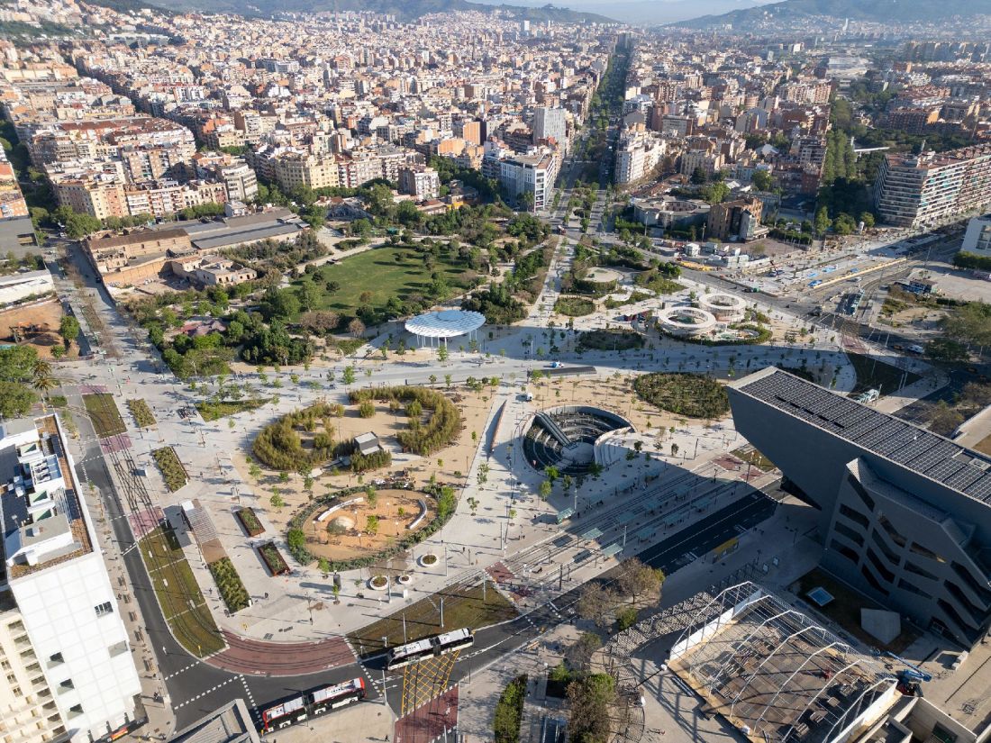 Plac Plaça de les Glòries Catalanes, Barcelona (Hiszpania)