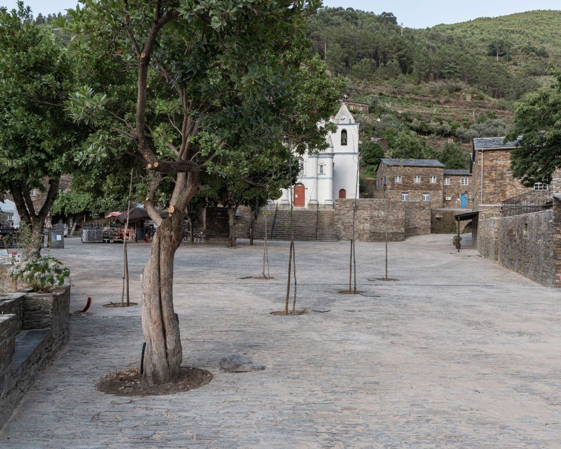 Plac i biuro turystyczne, Piódão (Portugalia)
