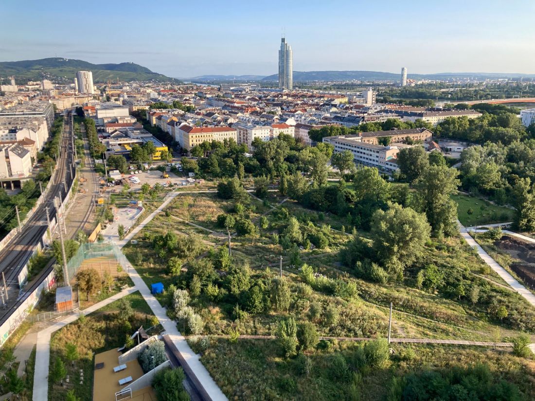Free Centre — Versatile Edge, North Station, Wiedeń (Austria)