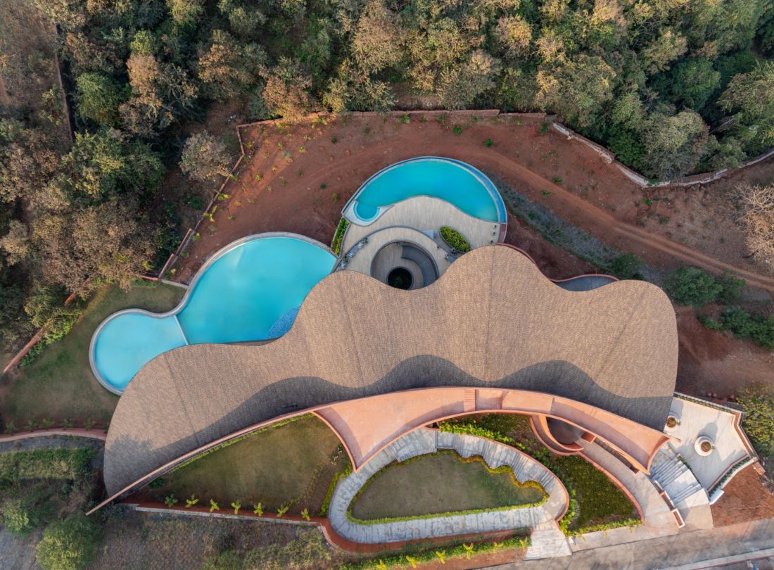 Crest Nine w Anjarle projektu Sanjay Puri Architects