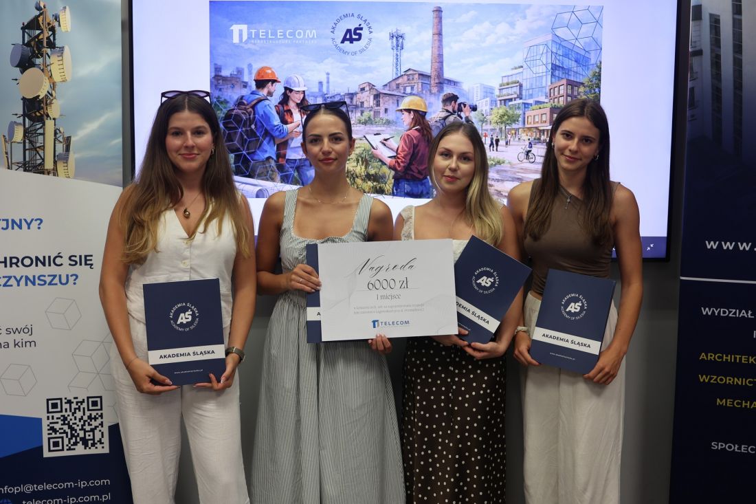 laureatki I miejsca - Julia Gryglewska, Wiktoria Lelek, Natalia Szeląg, Emilia Zięba