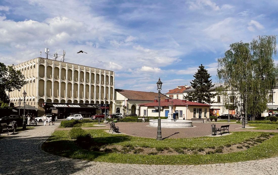 Dom Handlowy „Kinga” oraz Plac Kościuszki