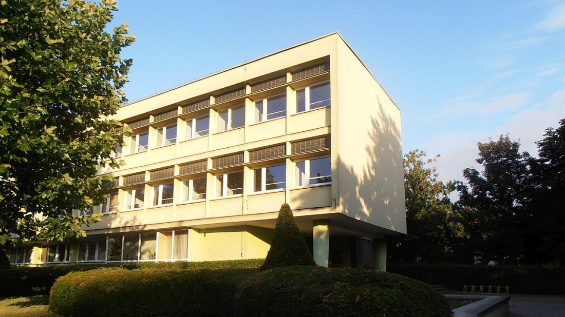 jeden z budynków zespołu Wydziału Medycyny Weterynaryjnej Uniwersytetu Przyrodniczego we Wrocławiu