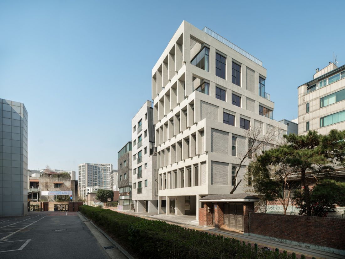 HOURS Building w Seulu projektu See Architects