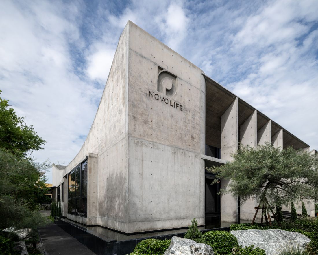 Novolife HQ w Bangkoku projektu Studio Krubka