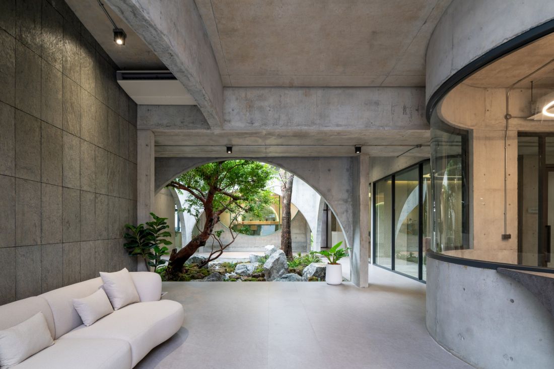 Novolife HQ w Bangkoku projektu Studio Krubka