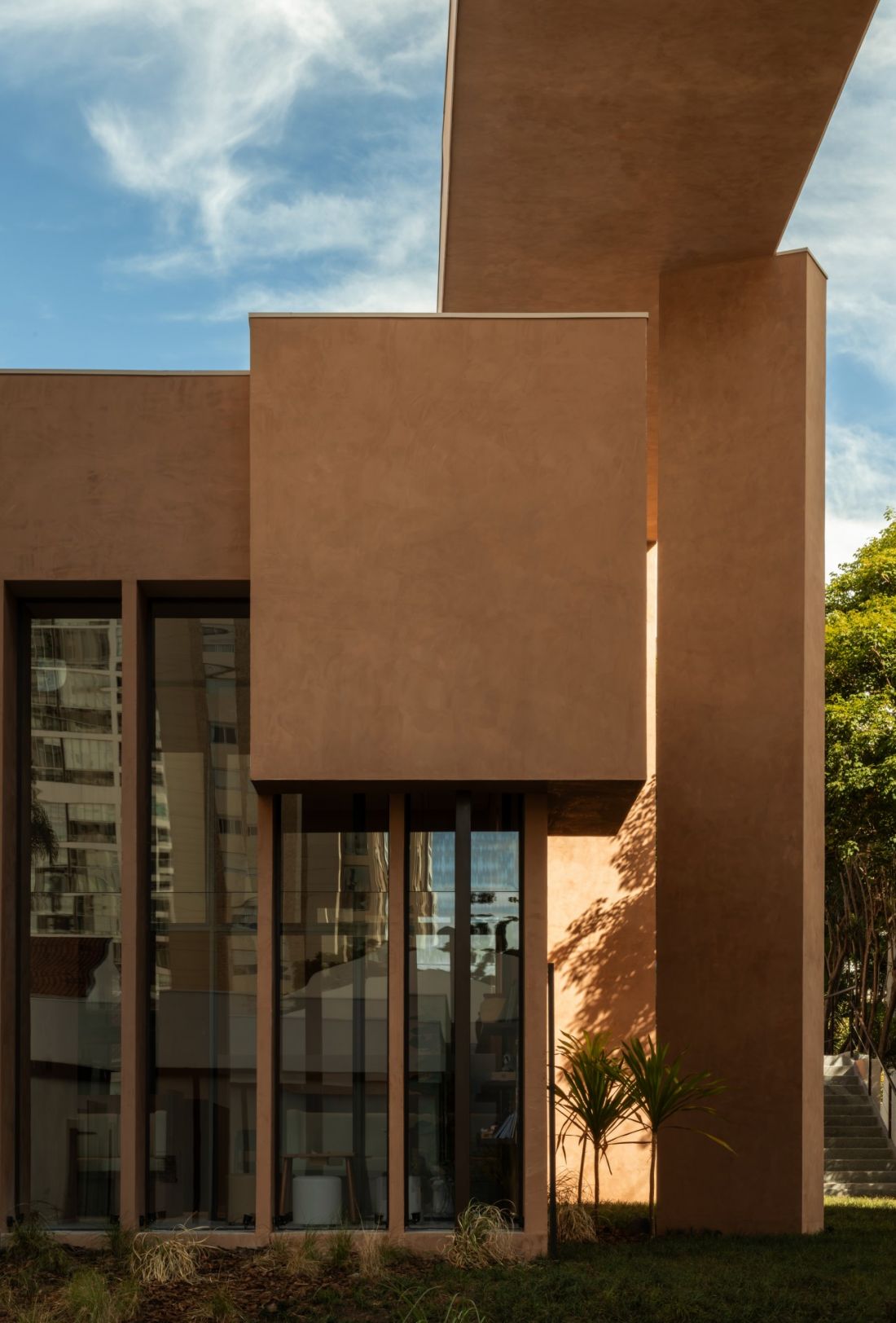 Pavilhão Sofia projektu Leonardo Zanatta Arquitetura w São Paulo