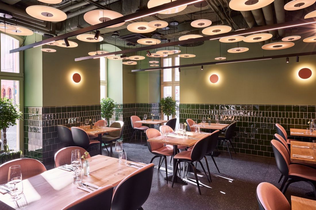 Wiszące Lampy NOVA by HSKxTAR. Restauracja Entre Brasserie we Wroclaw Hotel