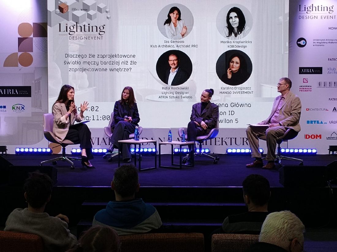 Rafał Rostkowski, Lighting Designer ATRIA Sztuka Światła, podczas panelu dyskusyjnego „Dlaczego źle zaprojektowane światło męczy bardziej niż źle zaprojektowane wnętrze?” na Lighting Design Event