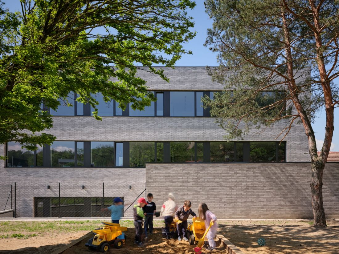 Čebín Primary School pod Brnem projektu knesl kynčl architekti