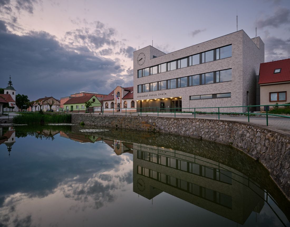 Čebín Primary School pod Brnem projektu knesl kynčl architekti