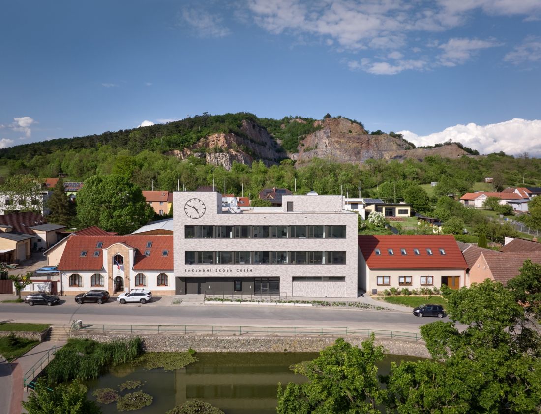 Čebín Primary School pod Brnem projektu knesl kynčl architekti
