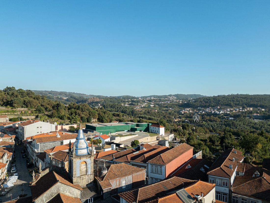 Ponto C w Penafiel projektu Galeria Gabinete