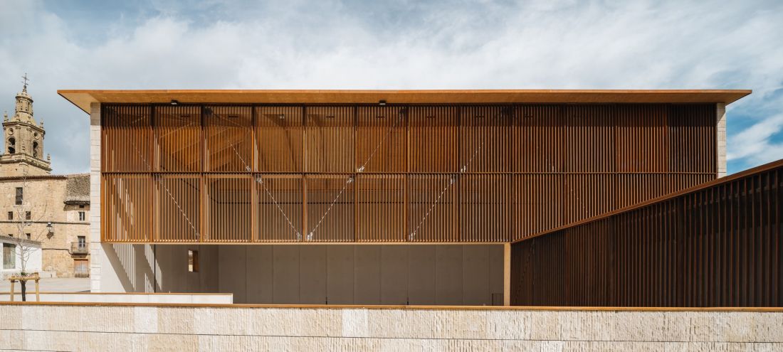 Frontón Maeztu w Aguilar de Codés projektu VERNE Arquitectura + Alejandro Maortua