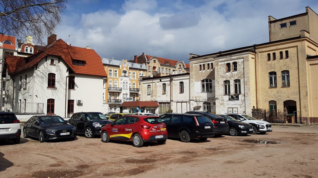 Modena Poznań zabudowania parking inwestycja