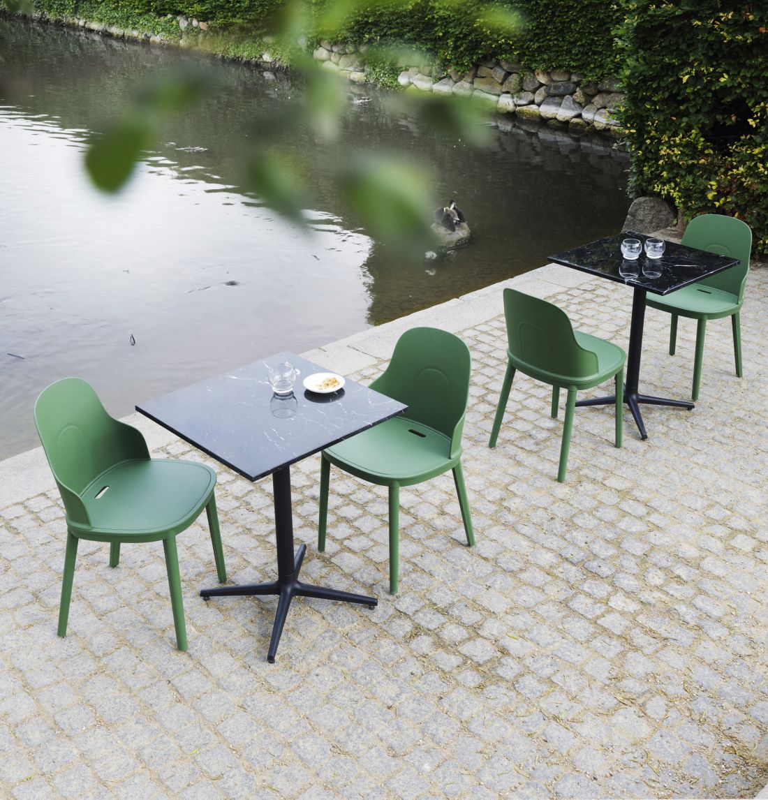 Allez Chair Park Green | Allez Table 4L Marble_Black H75 70x70cm