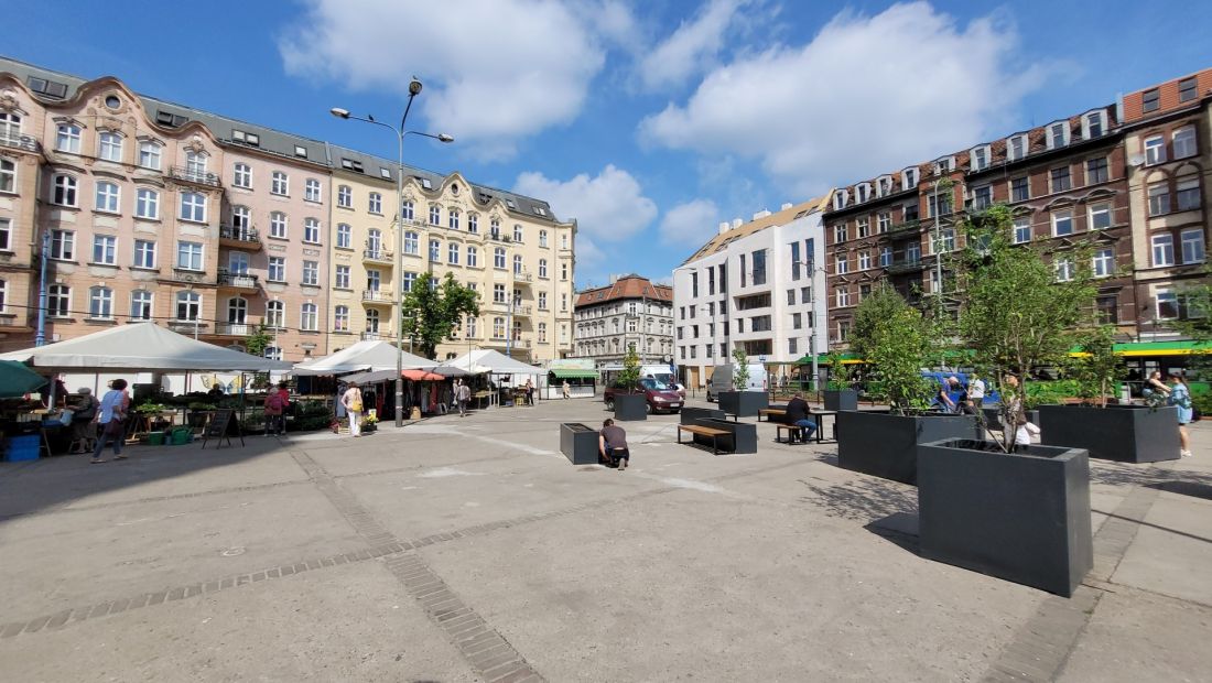 plac bernardyński - podział na strefy funkcjonalne i przejście