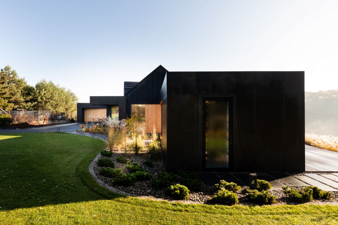 Prywatna willa w Michałowicach autorstwa MOKAA Architekci