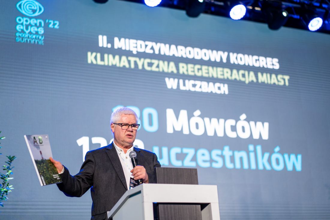 Prof. Jerzy Hausner przemawia na zakończeniu Kongresu