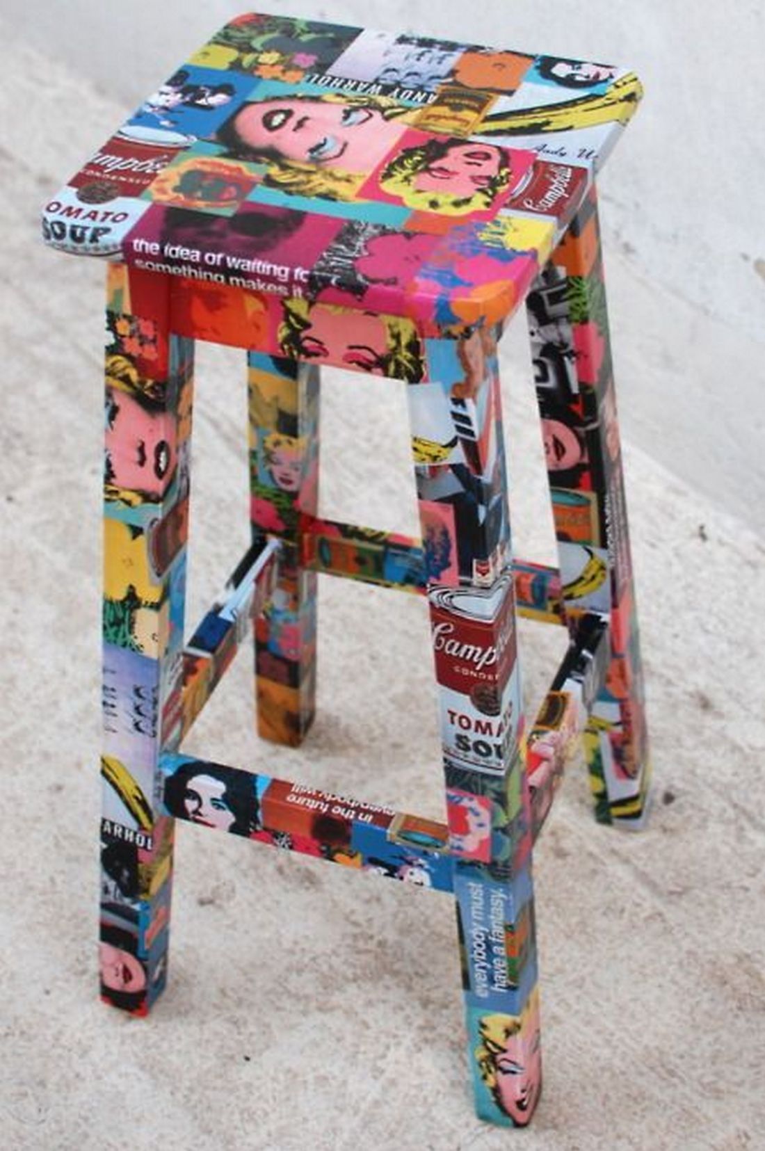 Taboret ozdobiony decoupagem