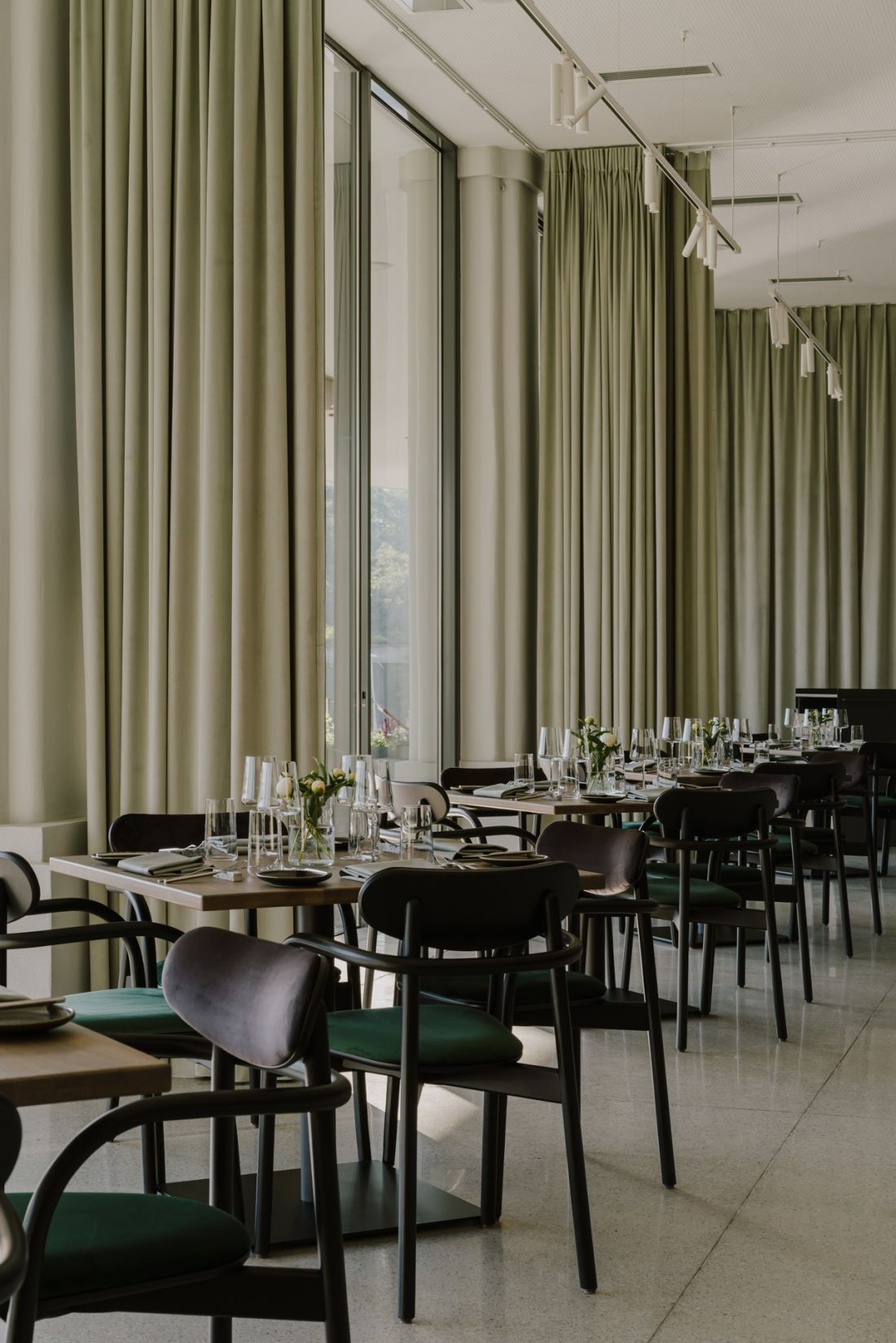 Mięsiste kurtyny w restauracji