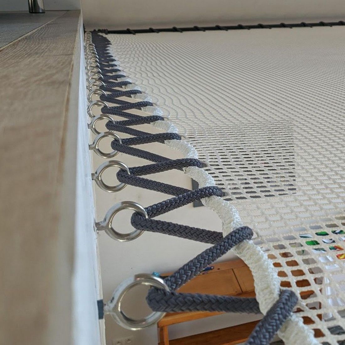 Mocowanie siatki hamakowej
