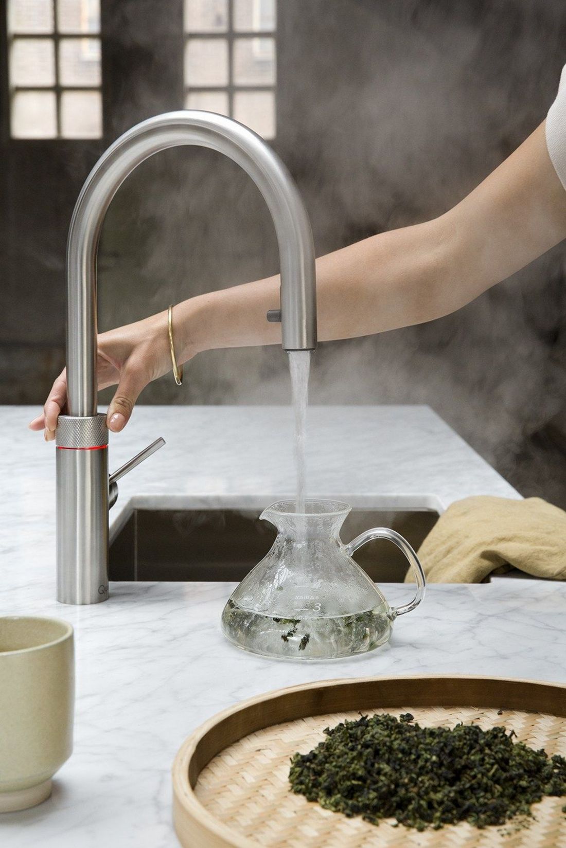 Bateria kuchenna z możliwością lania wrzątku