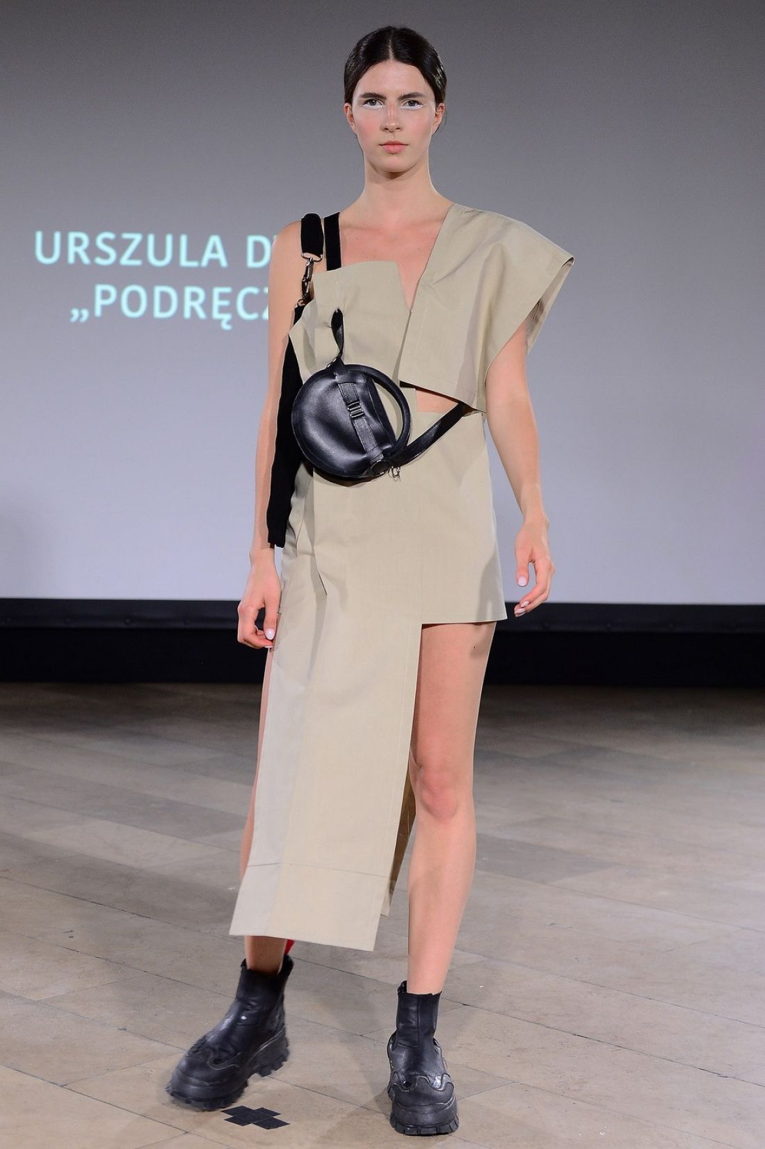 Urszula Dyczko, kolekcja „PODRĘCZNA. KOLEKCJA AKCESORIÓW UBIORU”
