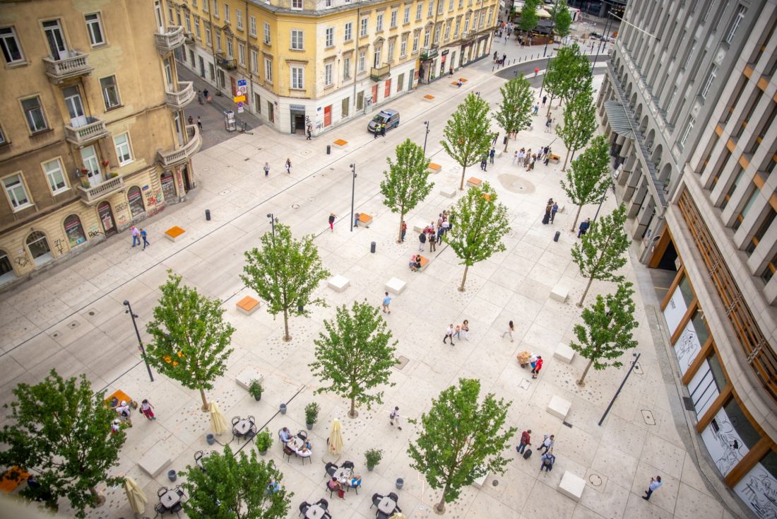 plac pięciu rogów z góry