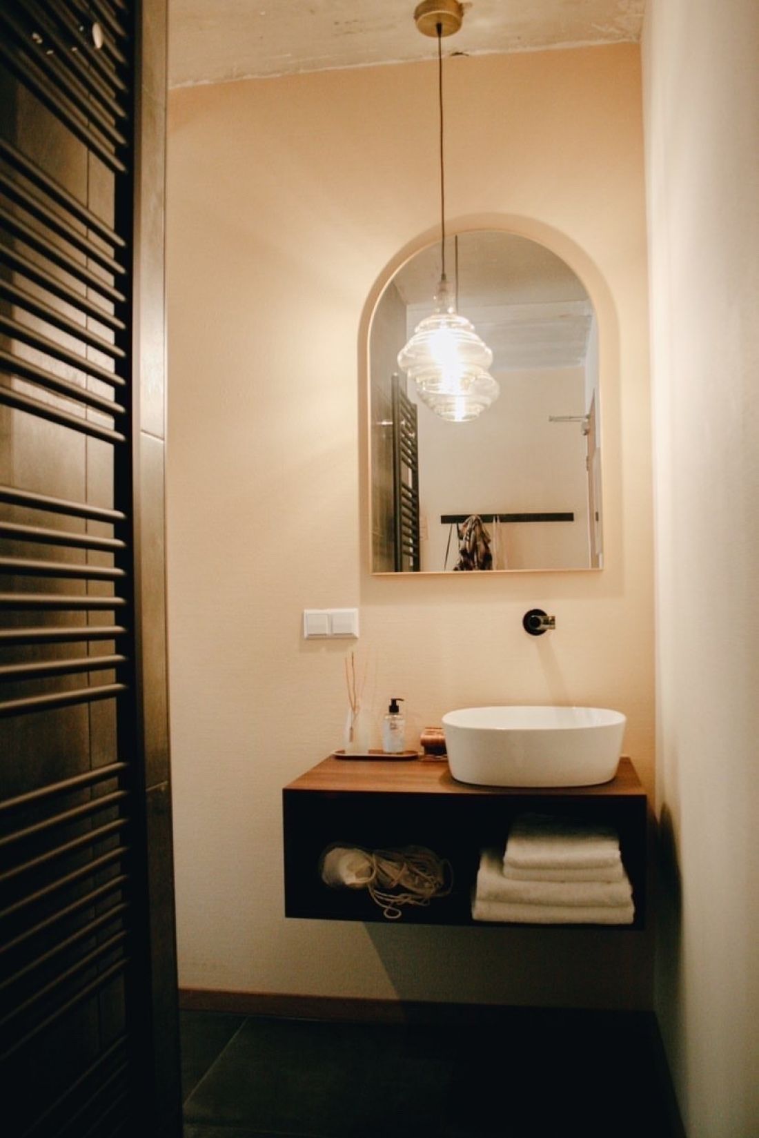 Hotel w nadmorskim stylu urządzony przez HKliving