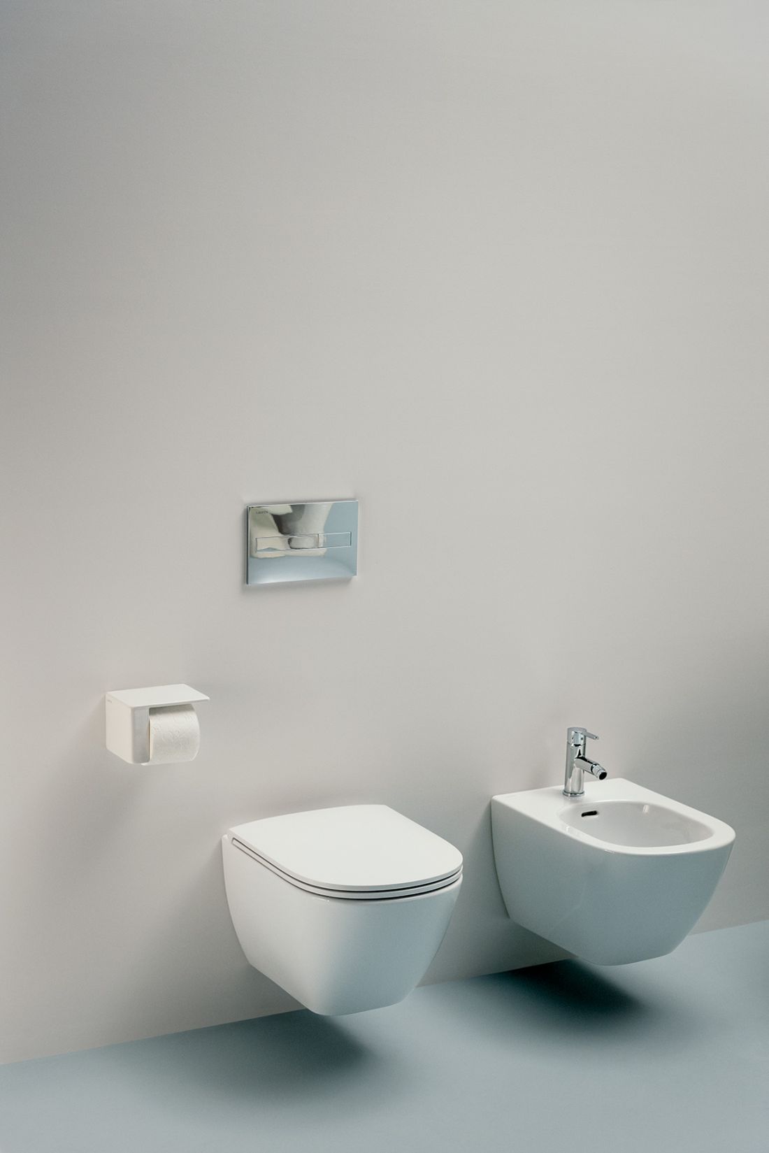 Miski WC bez kołnierza i dopasowane bidety